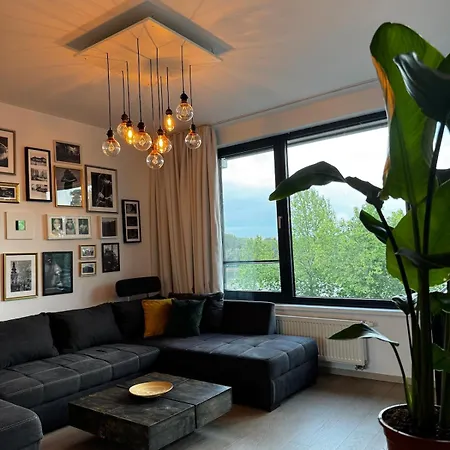 Martins River View Under The Castle דירה