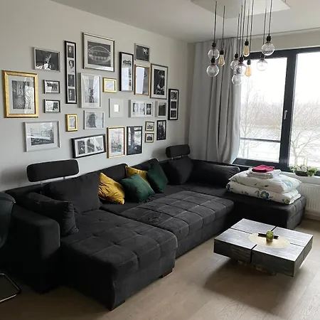 Martins River View Under The Castle * ברטיסלאבה