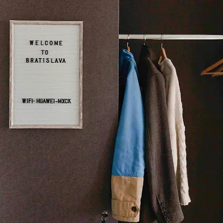 Martins River View Under The Castle Appartamento Bratislava