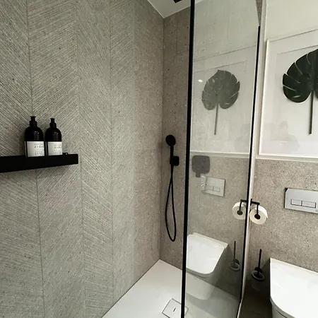 Martins River View Under The Castle דירה ברטיסלאבה