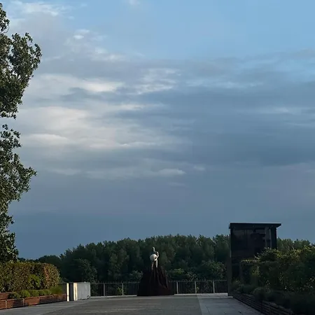 Martins River View Under The Castle Appartamento