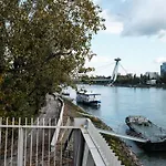 Martins River View Under The Castle 브라티슬라바
